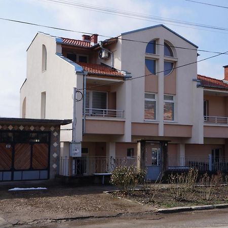 Apartmán Dessi Pleven Exteriér fotografie